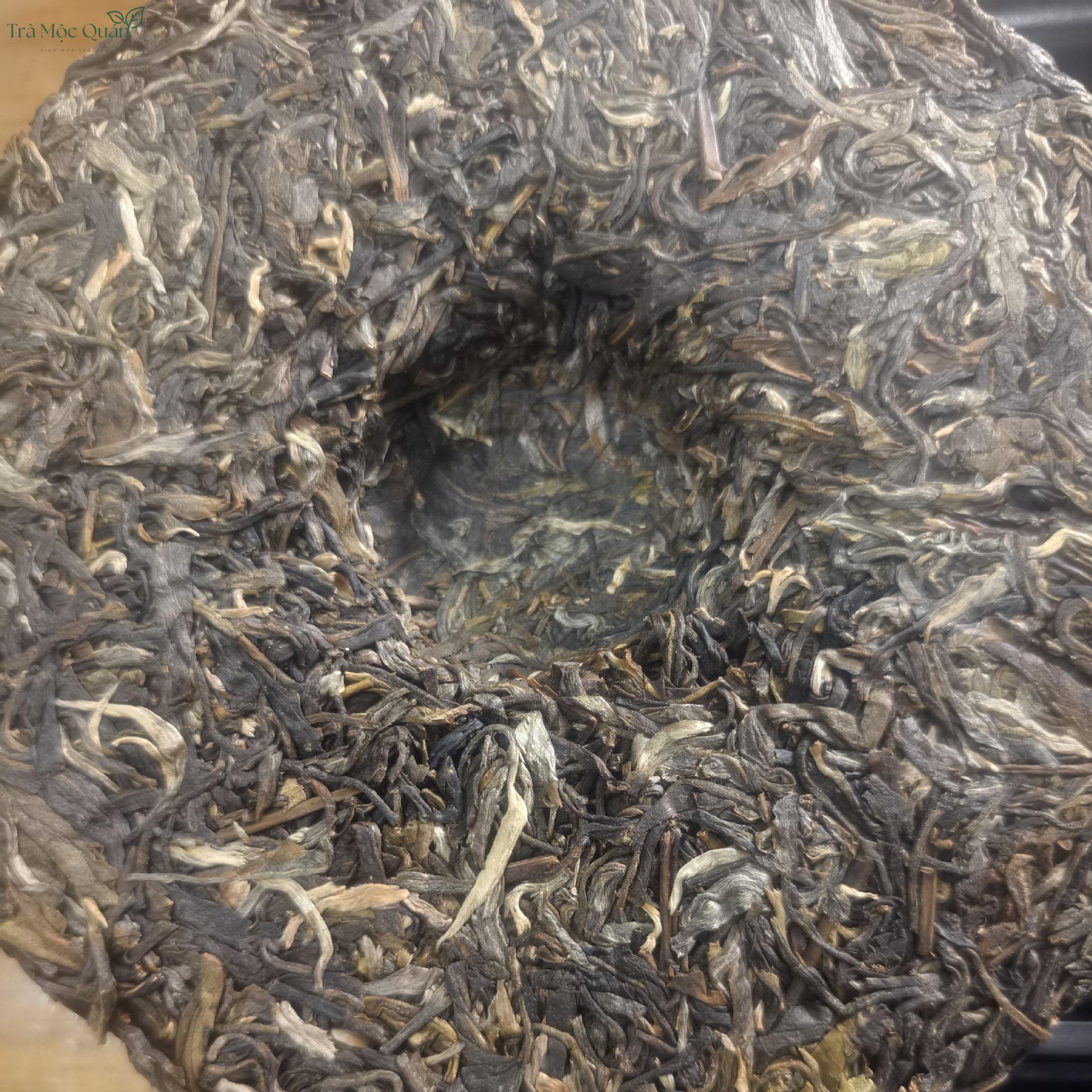 Bánh Trà Phổ Nhĩ Sống Lão Bản Chương Sinh Thái Đầu Xuân (357g) PN63