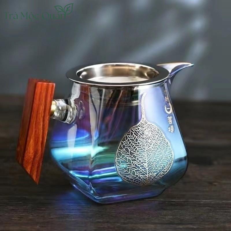 Tống Trà Thủy Tinh Chịu Nhiệt Dáng Vuông Cán Gỗ TT18