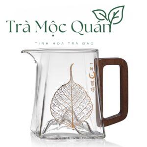 Tống Trà Thủy Tinh Tay Cầm Gỗ Họa Tiết Lá Bồ Đề 300ml TT13