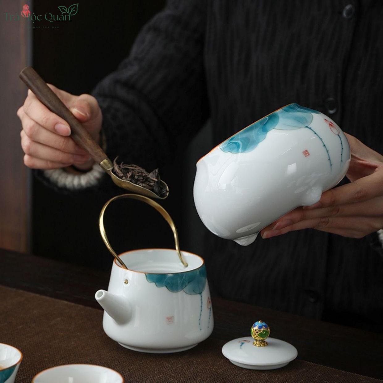 Bộ Ấm Chén Sứ Liên Hoa Thủ Công Vẽ Tay BAT12