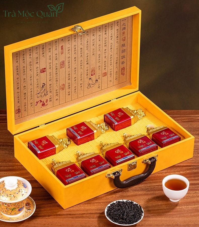 Hồng Trà Chính Sơn Tiểu Chủng – Hộp Quà Phúc Lộc Hoàng Gia 250g HT102