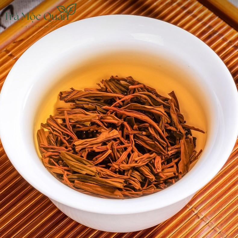 Hồng Trà Chính Sơn Tiểu Chủng – Hộp Quà Phúc Lộc Hoàng Gia 250g HT102