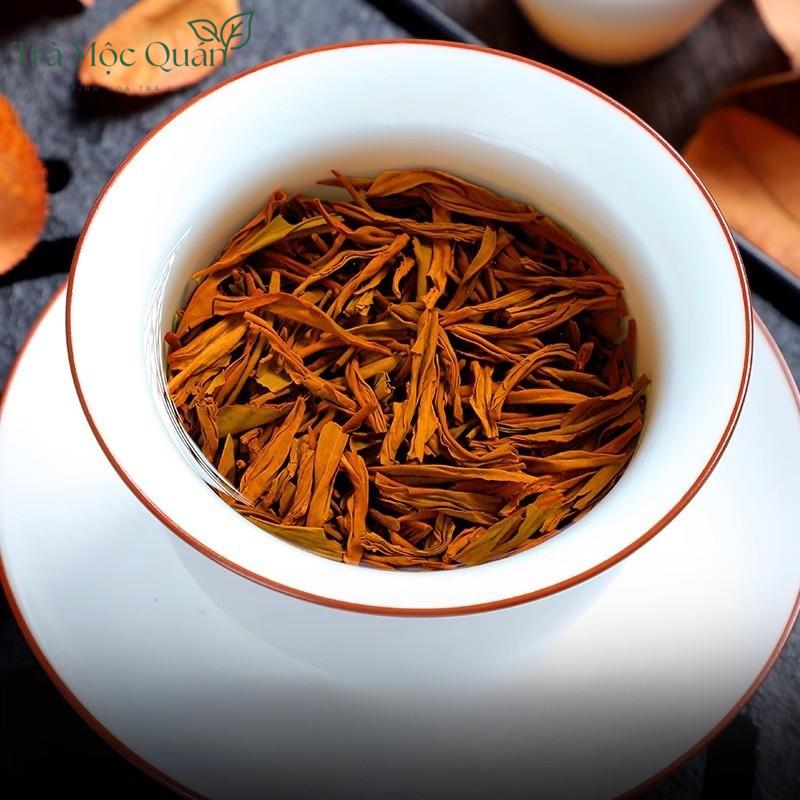 Hồng Trà Chính Sơn Tiểu Chủng – Hộp Thiếc 100g HT101