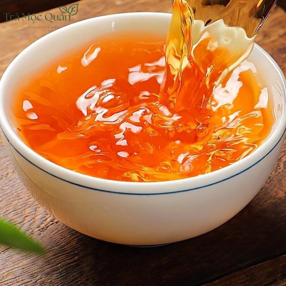 Hồng Trà Chính Sơn Tiểu Chủng Quế Hoa – Lon Thiếc 100g HT108