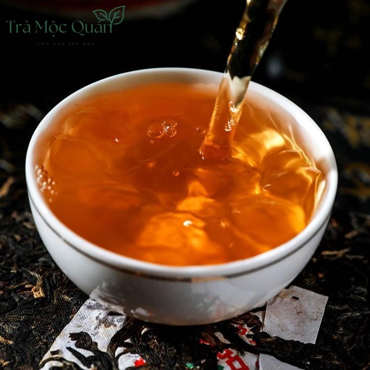 Trà Phổ Nhĩ Sống Dị Võ Lục Đại Thụ 2007 Trung Trà (Zhongcha) – Bánh 380g PN74